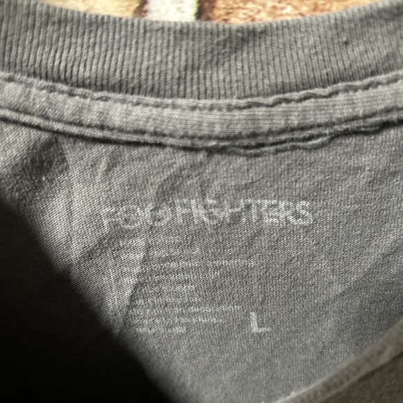 Foo Fighters The Van Tour 2020 UFO T-Shirt Gray Size L - Picture 2 of 4